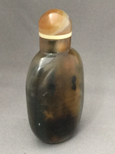 Load image into Gallery viewer, Vintage Beijing Glass Snuff Bottle Imitating Shadow Agate