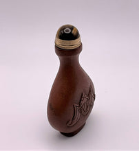 Load image into Gallery viewer, Snuff Bottle: Vintage Gold Stone Snuff Bottle with Bat Carving