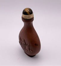 Load image into Gallery viewer, Snuff Bottle: Vintage Gold Stone Snuff Bottle with Bat Carving