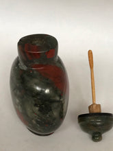 Load image into Gallery viewer, Snuff Bottle: Large Matric Agate Floater Snuff Bottle