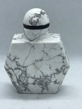 Load image into Gallery viewer, Vintage Howlite Snuff Bottle