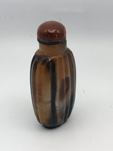 Load image into Gallery viewer, Snuff Bottle: Shadow Agate Snuff Bottle with Eye