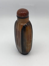 Load image into Gallery viewer, Snuff Bottle: Shadow Agate Snuff Bottle with Eye