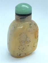 Load image into Gallery viewer, Vintage Cameo Banded Agate Snuff Bottle