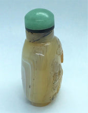 Load image into Gallery viewer, Vintage Cameo Banded Agate Snuff Bottle