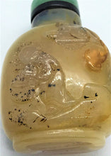 Load image into Gallery viewer, Vintage Cameo Banded Agate Snuff Bottle