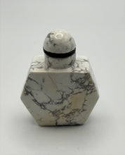 Load image into Gallery viewer, Vintage Howlite Snuff Bottle