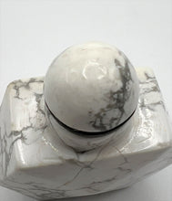 Load image into Gallery viewer, Vintage Howlite Snuff Bottle
