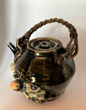 Load image into Gallery viewer, Japanese Ceramics: Sumida Gawa Teapot
