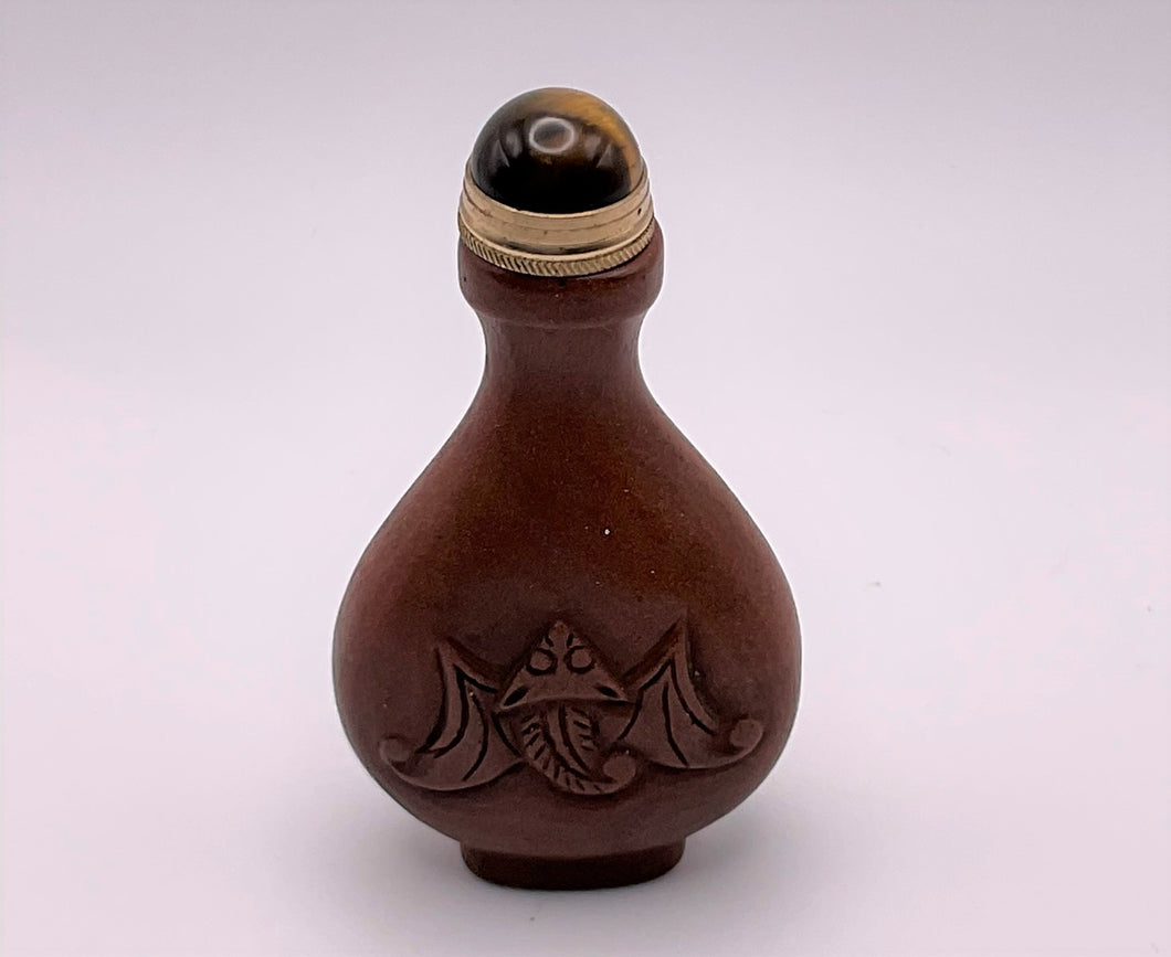 Snuff Bottle: Vintage Gold Stone Snuff Bottle with Bat Carving