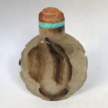 Load image into Gallery viewer, Snuff Bottle: Antique Moss Agate Floater Bottle with Carving
