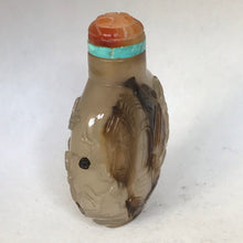 Load image into Gallery viewer, Snuff Bottle: Antique Moss Agate Floater Bottle with Carving
