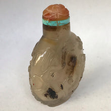 Load image into Gallery viewer, Snuff Bottle: Antique Moss Agate Floater Bottle with Carving
