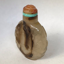 Load image into Gallery viewer, Snuff Bottle: Antique Moss Agate Floater Bottle with Carving
