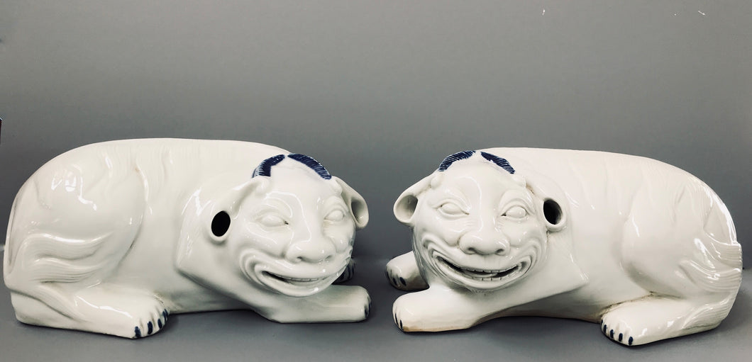 Chinese Ceramics: Antique Blanc de Chine Mythical Creatures from the Shop Youlinji 游林記造
