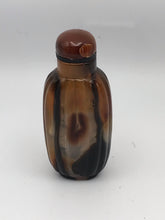 Load image into Gallery viewer, Snuff Bottle: Shadow Agate Snuff Bottle with Eye
