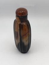 Load image into Gallery viewer, Snuff Bottle: Shadow Agate Snuff Bottle with Eye
