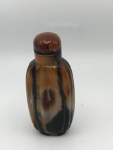 Load image into Gallery viewer, Snuff Bottle: Shadow Agate Snuff Bottle with Eye
