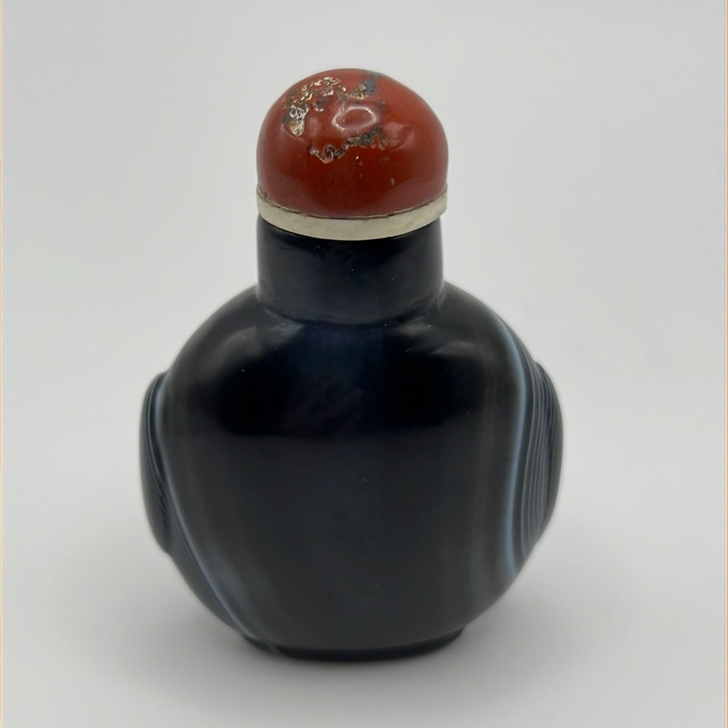 Snuff Bottle: Black Banded Agate